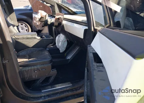 2024 Tesla Cybertruck z USA, uszkodzony, nr VIN 7G2CEHED2RA005217